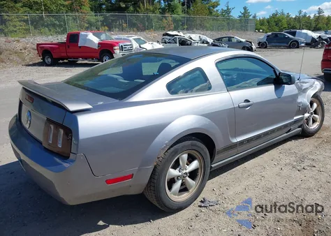 2006 Ford Mustang V6 z USA, uszkodzony, nr VIN 1ZVHT80N865221648